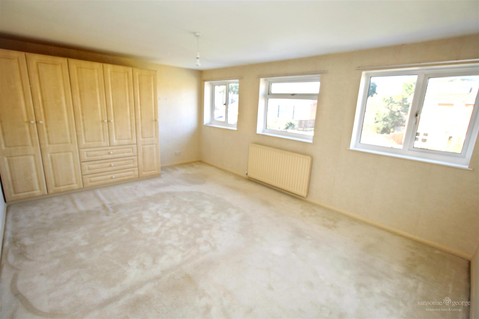 Walnut Way, Tilehurst, Reading